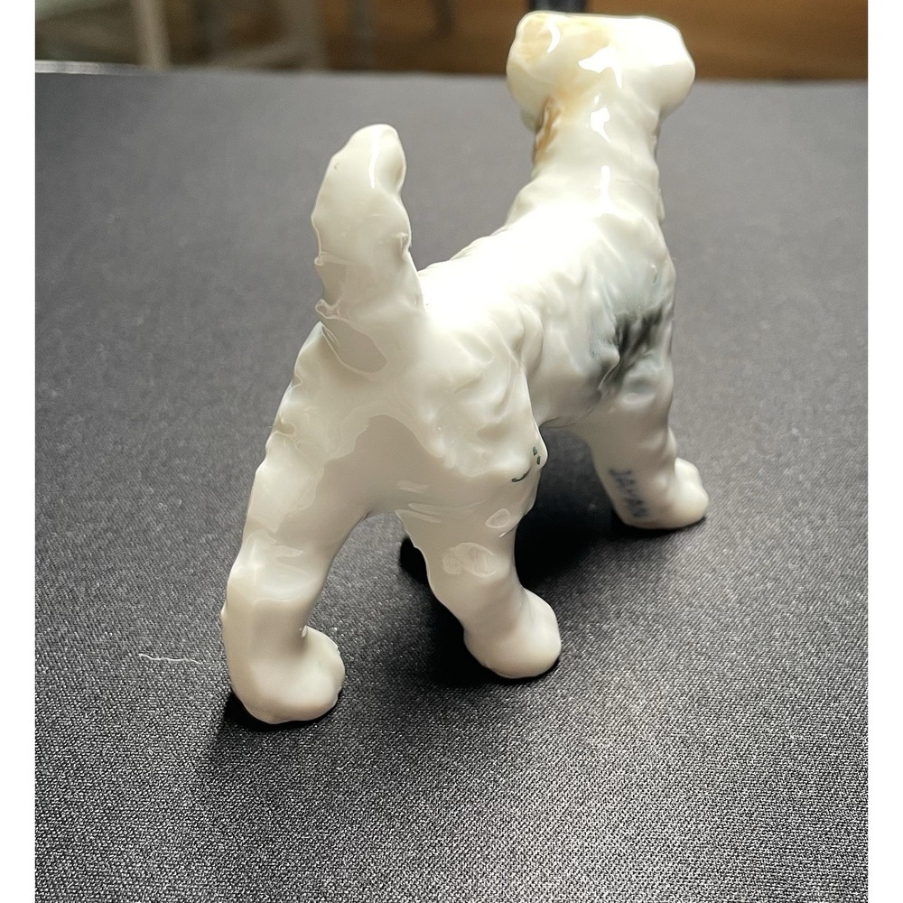 Vintage 1950s Wirehair Fox Terrier Porcelain Dog Figurine. Marked Made in Japan. - Picture 5 of 10
